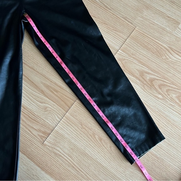 Blank NYC Black Vegan Leather High Rise Cropped Pants Women’s 26 - Picture 8 of 9